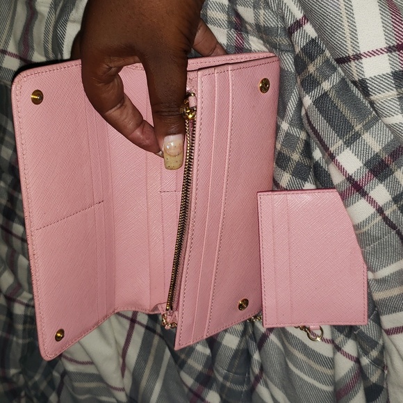 Authentic Prada wallet - Picture 13 of 16